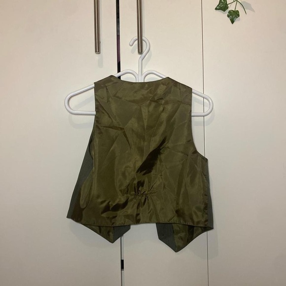 army green vests🎀 - Picture 2 of 2